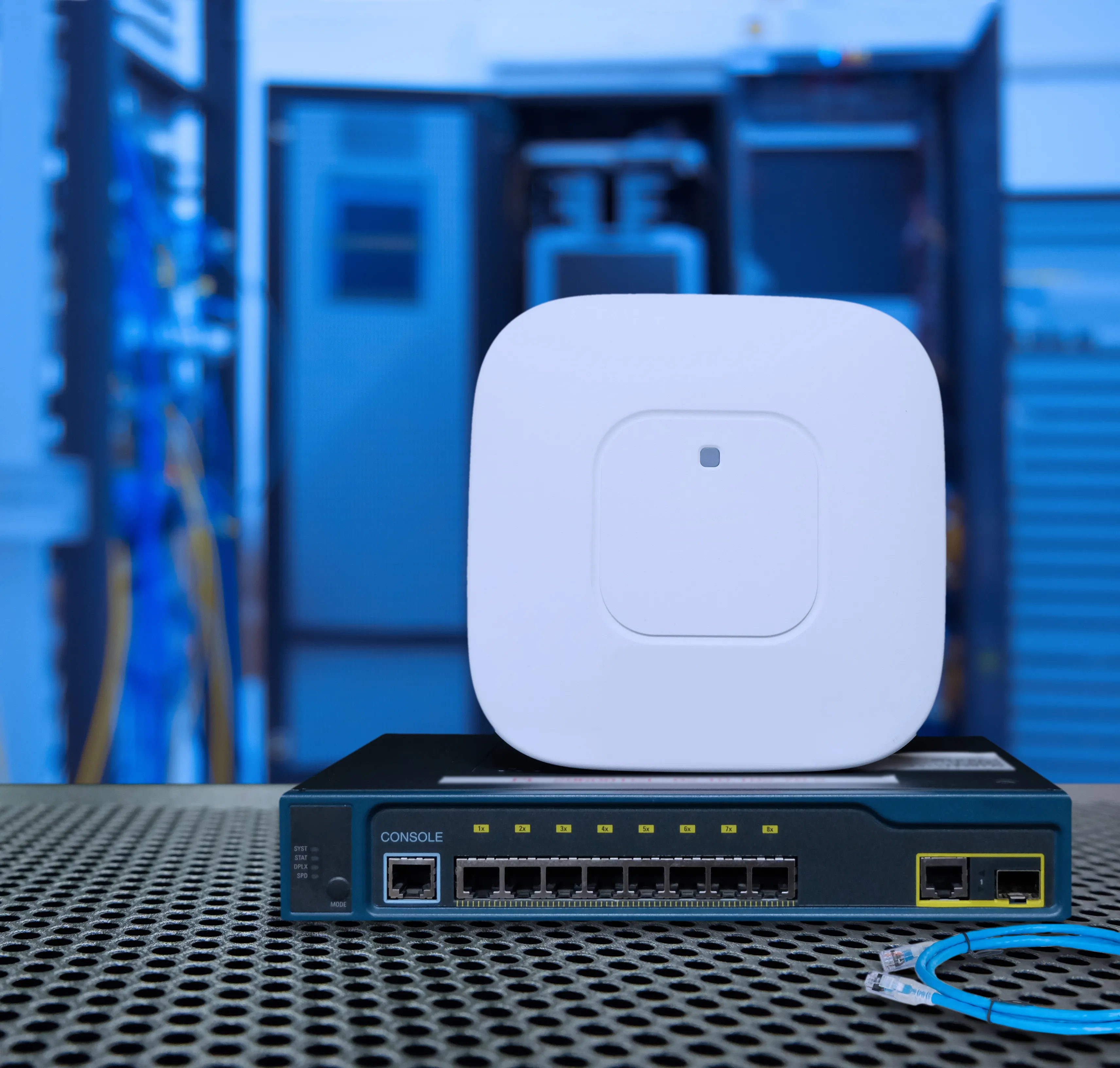 Switch managed și access point într-un mediu enterprise